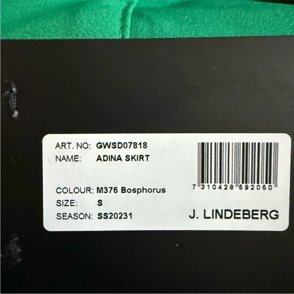 J.Lindeberg Vibrant Green Adina Golf Skirt - Picture 3 of 3